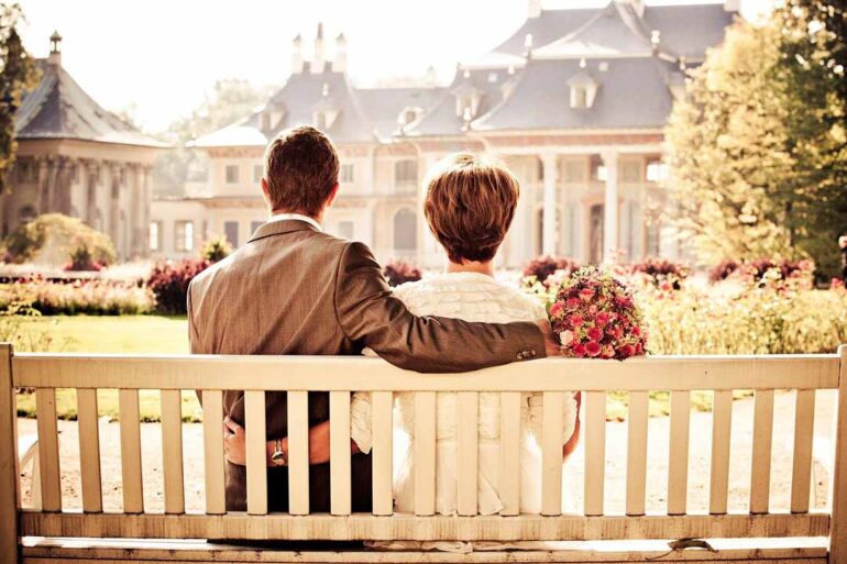 ¡Me engaña con otra!